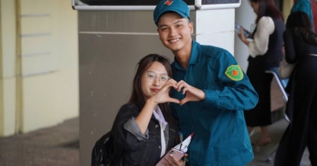 A80: Những chuyện tình được xe duyên từ tình yêu Tổ quốc