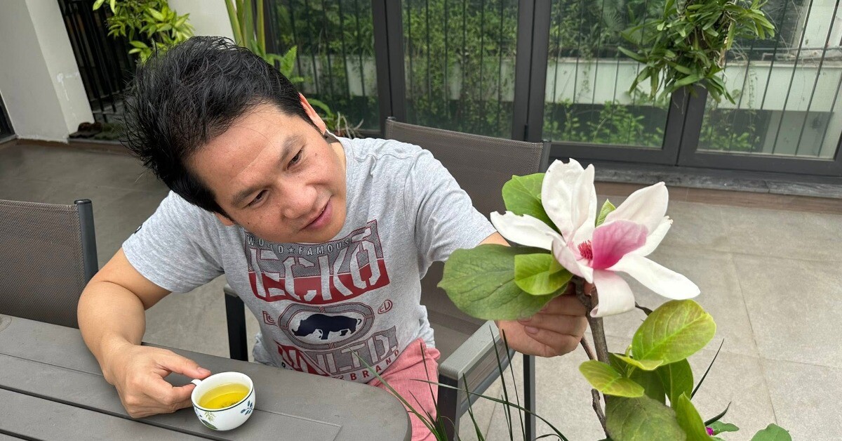 Trọng Tấn trồng loài hoa biểu tượng "giàu sang" trên sân thượng biệt thự ở Hà Nội, mỗi năm ra hoa một lần