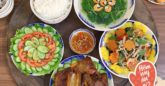 Từ luộc trứng cũng phải gọi điện cầu cứu bạn, 9X giờ đã lên tay, khoe loạt cơm hè ngon mát "khéo hết phần thiên hạ"