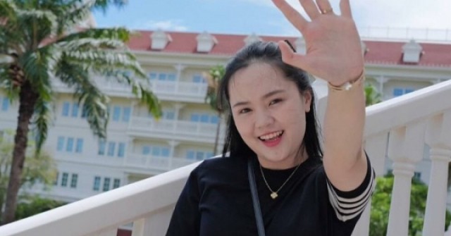 Bà xã Duy Mạnh diện set đồ gần một tỷ đồng vi vu Hong Kong
