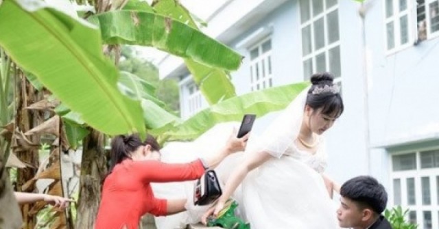 Cô dâu ở Lạng Sơn trèo tường về nhà chồng, phía sau là câu chuyện bất ngờ