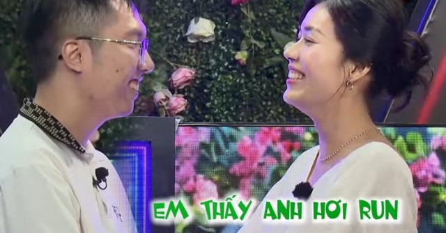 Trai ngoan 1m8 chưa từng hôn run rẩy trước gái xinh hơn tuổi
