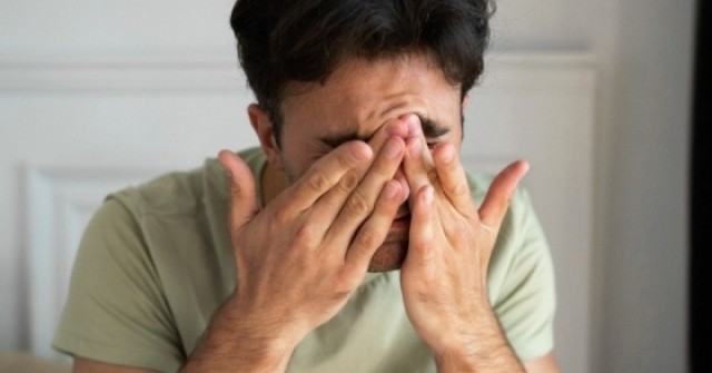 Phát hiện vợ ngoan hiền ngoại tình cùng lúc với 2 người đàn ông, chồng chết lặng
