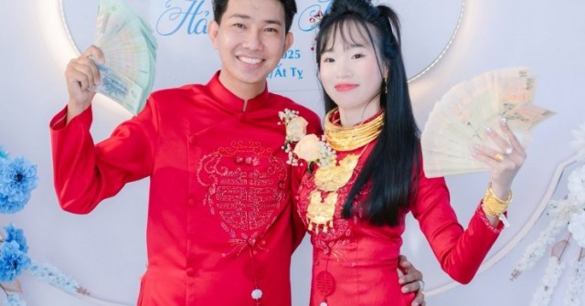 Bất ngờ trúng số, cô gái Sóc Trăng “hốt” luôn chàng bán vé số