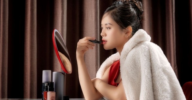 Bí quyết đưa KATA Miro O2 “làm mưa làm gió” thị trường gương LED trang điểm 