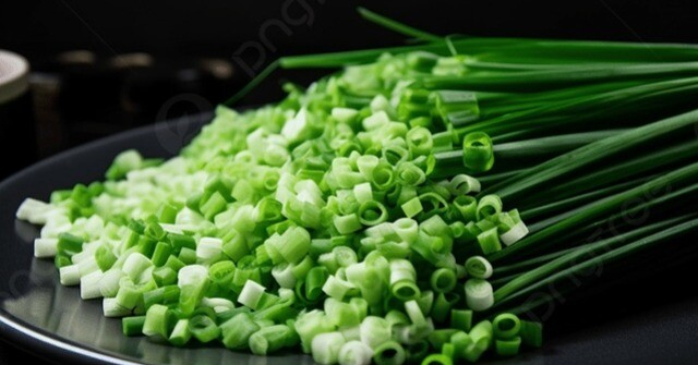 Hành lá mua về nhanh hỏng, ngâm trong nước rẻ tiền này rồi bảo quản, vài tháng sau vẫn xanh tươi