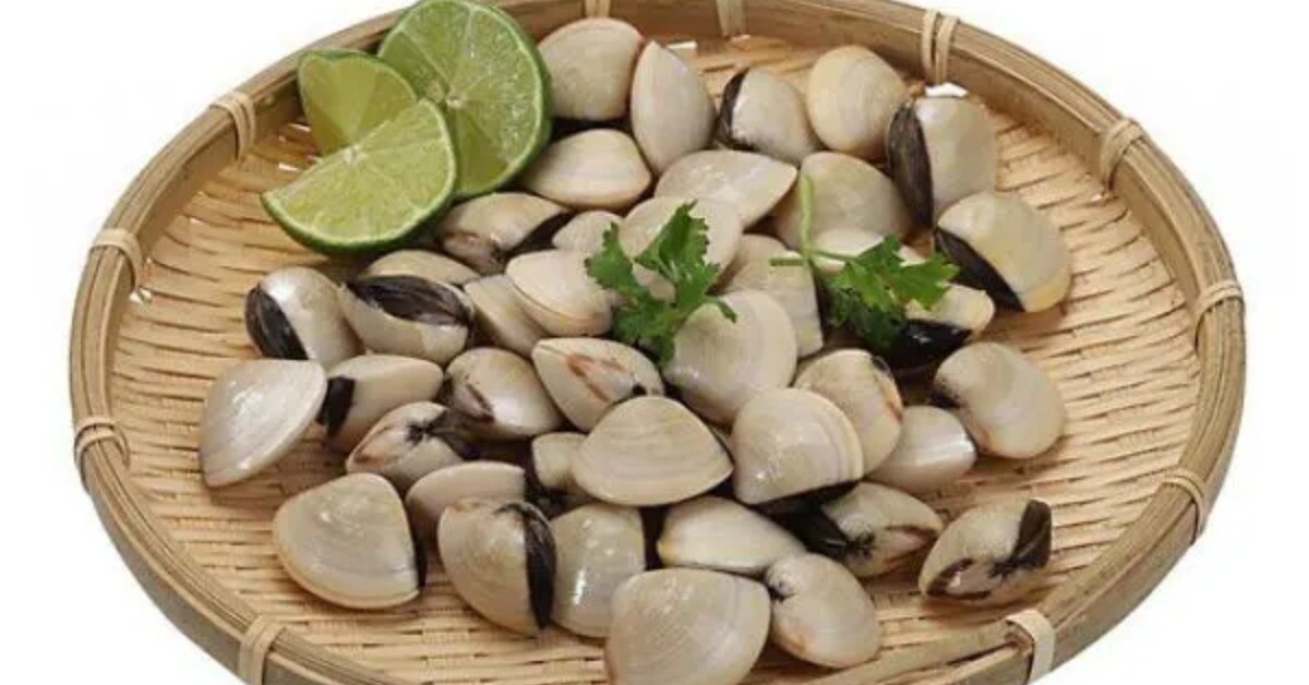 Rửa ngao, cho ớt hay rượu xưa rồi, người bán hải sản dạy tôi mẹo mới thực sự hiệu quả này, cát sạch bong không còn một hạt