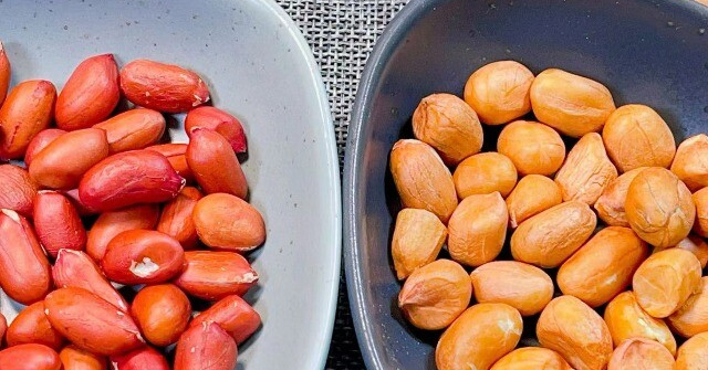 Mua lạc nên chọn hạt đỏ hay trắng? Biết sự thật bạn sẽ chẳng còn mua nhầm nữa