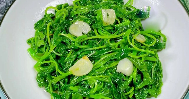 Mùa hè, loại rau này nên ăn thật nhiều, vừa thanh nhiệt trừ ẩm, lại bổ sung canxi, tăng cường hệ miễn dịch 