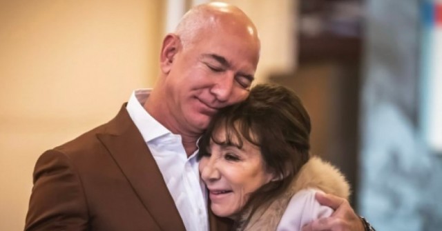 Jackie Bezos: Từ bà mẹ 17 tuổi đến hậu phương của tỷ phú Amazon