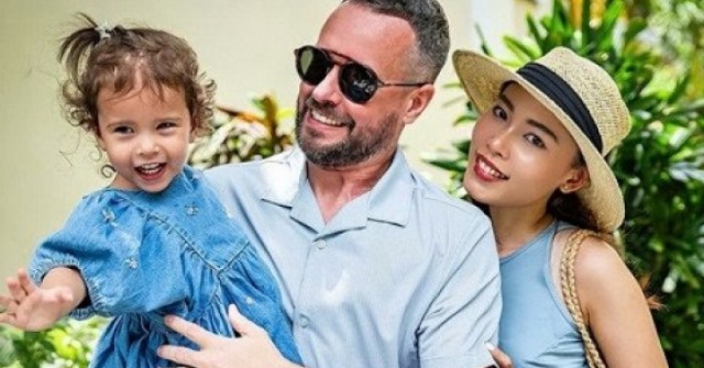 Ở rể tại TPHCM, chàng Tây sốc khi hàng xóm đi thẳng vào bếp xin cơm
