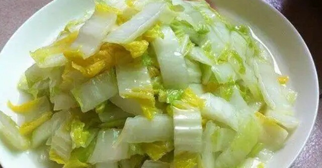 Tại sao cải thảo xào ở nhà hàng lại ngon hơn? Bếp trưởng bật mí: Trước khi xào, nhất định không được bỏ qua bước này
