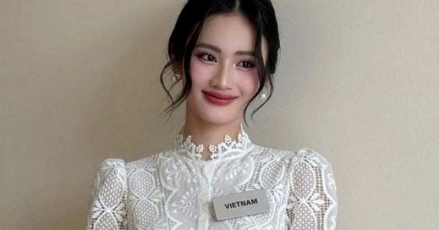 Ý Nhi được khen 