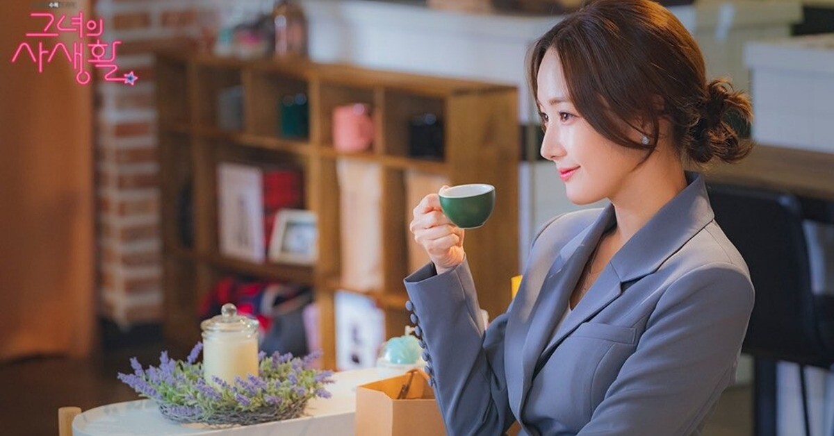 Chồng rót cho ly nước khi vợ làm việc đến khuya, tôi mỉm cười nhận ra 4 sự thật mình luôn né tránh