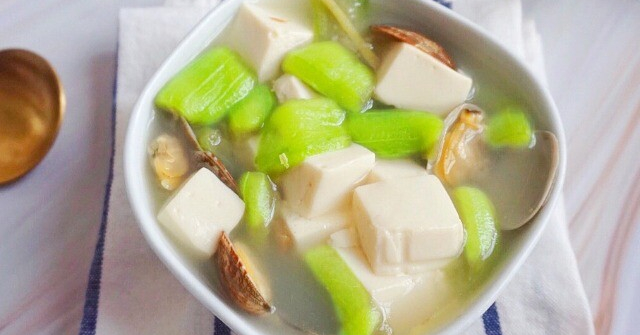 Rẻ như cho nhưng siêu giàu canxi, thứ này đem nấu với mướp được món ngọt ngon, cả nhà ăn hết sạch