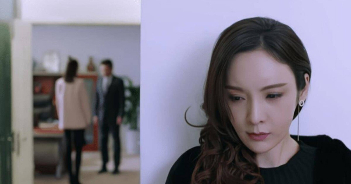 Anh trai chị dâu ngủ lại nhà, 1 giờ sáng tôi lặng người khi vô tình nghe hai người nói chuyện