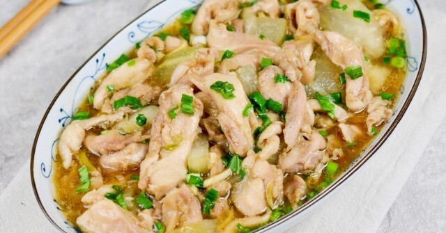 Quả này được ví như "nấm linh chi", chợ bán rất rẻ, đem hấp với thịt gà được món siêu bổ