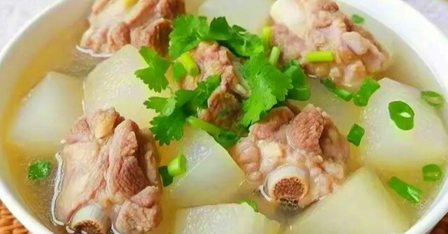 Tại sao sườn có mùi tanh và dai sau khi chần? Hóa ra nhiều người đã sử dụng sai nước, bếp trưởng nói: Cho thêm bột này sườn cực thơm