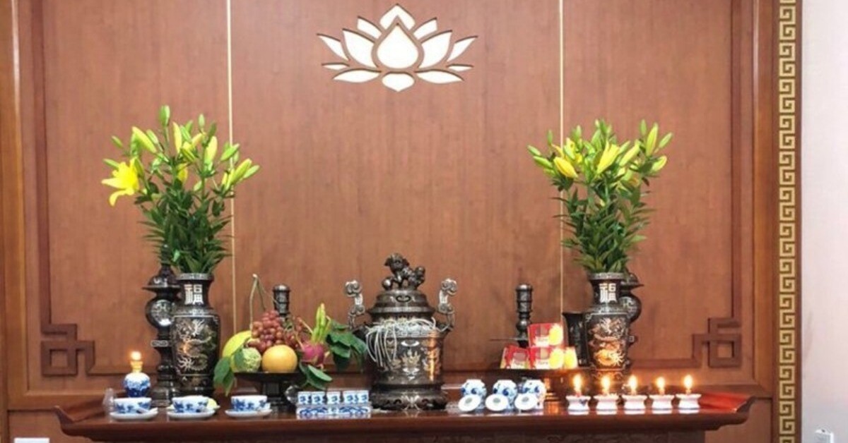 Sáng mùng 1 tháng 7 năm Ất Tỵ đặt 4 thứ này lên bàn thờ, cả tháng cô hồn trôi qua bình an, tài lộc được đánh thức
