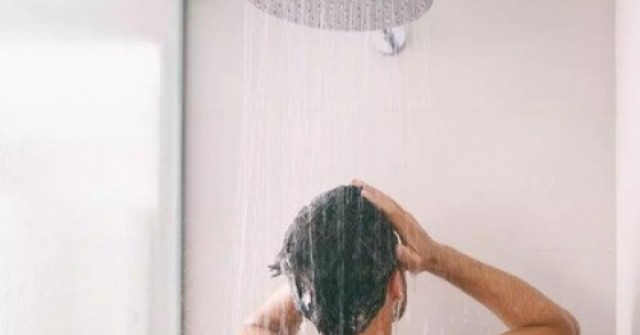 Tại sao không nên tắm ngay sau khi ăn?