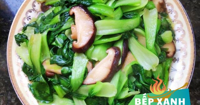 Loại rau giàu canxi đem xào với thứ chứa nhiều vitamin D được món thanh đạm, ngon miệng nhưng cực bổ dưỡng