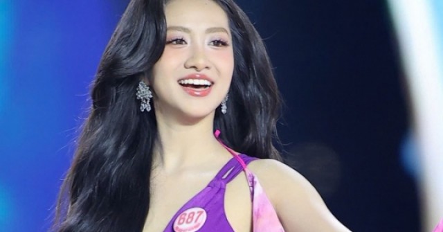 Hoa hậu Hà Trúc Linh tự tin khoe body với bikini